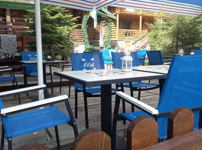 Urochyshe Vyshnya 酒店 *