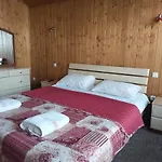 Urochyshe Vyshnya Hotel *
